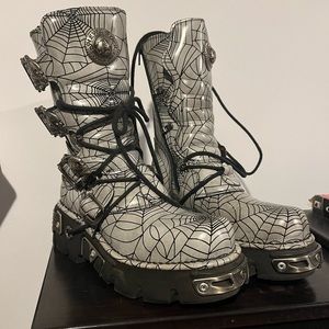 New Rock Reactor boots size EU 40 / US W 9